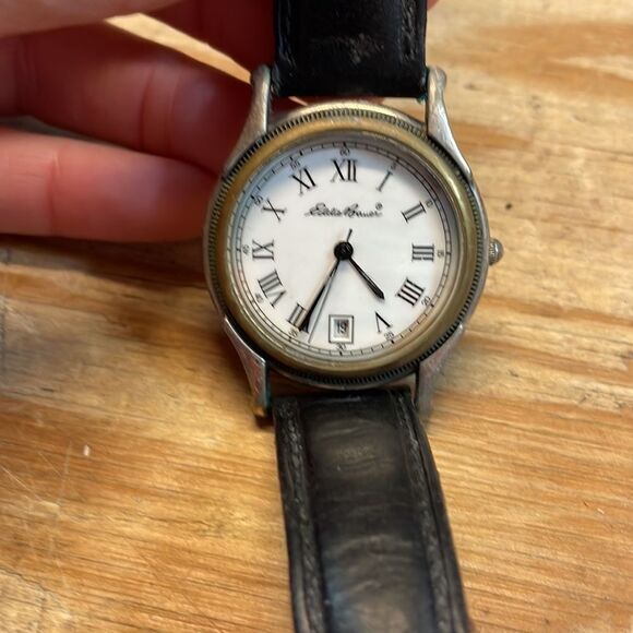 Eddie Bauer Mens watch. It needs a battery to work - Picture 4 of 9